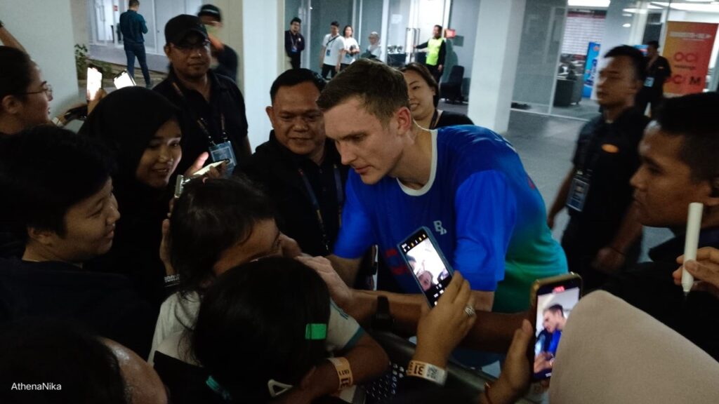 DUCATISPORT – Viktor Axelsen Bermain BuluTangkis di Jakarta